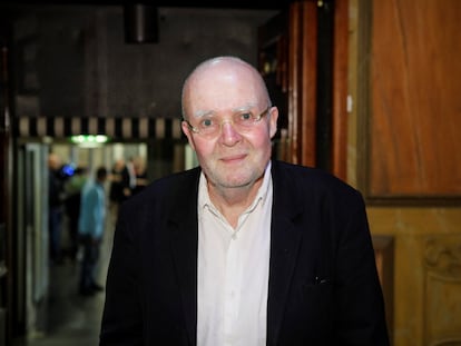 El ilustrador y escritor Wolf Erlbruch, en 2017, tras ser galardonado con el  premio Astrid Lindgren Memorial Award en Estocolmo