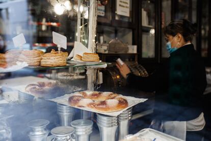 Dulces de la Antigua Pastelería del Pozo, una de las confiterías más antiguas del centro de Madrid.