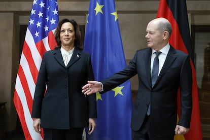 La vicepresidenta de EE UU, Kamala Harris, y el canciller alemán, Olaf Scholz, durante un encuentro con ocasión de la Conferencia de Seguridad de Múnich, este fin de semana.