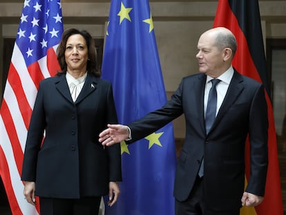 La vicepresidenta de EE UU, Kamala Harris, y el canciller alemán, Olaf Scholz, durante un encuentro con ocasión de la Conferencia de Seguridad de Múnich, este fin de semana.