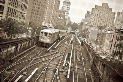 El metro número 1 a su paso por Harlem.