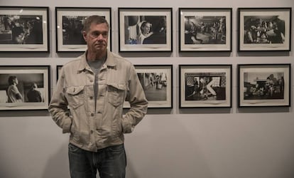 Gus Van Sant posa en la exposicion en La Casa Encendida.