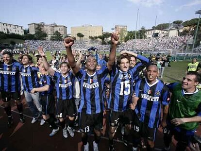Los jugadores del Inter festejan la conquista del <i>scudetto</i> la temporada pasada.