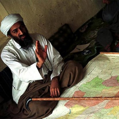 Osama bin Laden, en un lugar no precisado de Afganistán en abril de 1998.