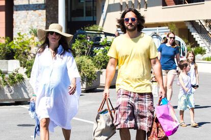 Carlota Casiraghi con Dimitri Rassam, el pasado verano antes de nacer su prmer hijo juntos.