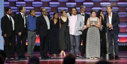 El elenco de la pelcula 'Roma' posa en la gala de los Premios Platino.