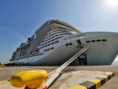 El crucero MSC Bellissima, este lunes en el Puerto de Valencia. 