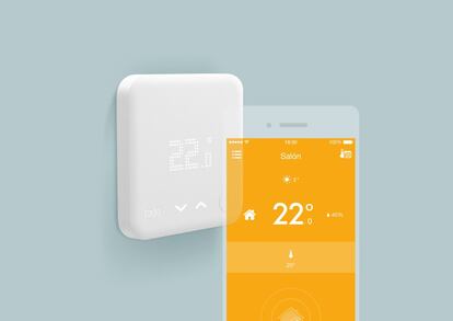 Es compatible con IFTTT (If This Then That: si ocurre esto, haz esto otro), un servicio que permite programar acciones para automatizar diferentes tareas. Esto se traduce en que el uso de la calefacción podría integrarse dentro del entorno domótico del hogar y establecer que, por ejemplo, se apague, se bajen las persianas, se apaguen las luces y se active la alarma al salir de casa. Ofrece dos opciones para su adquisición: la compra o un servicio anual de alquiler que permite disfrutar de sus prestaciones por una cuota mensual. PVP: 249 euros www.tado.com/es