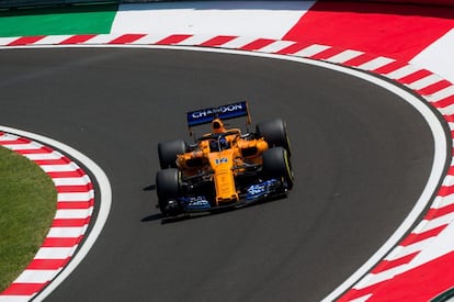 Fernando Alonso durante los entrenamientos del Gran Premio de Hungría, el 28 de julio de 2018.