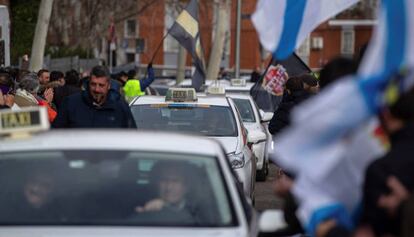 Taxistas gallegos se suman este jueves a las protestas del sector en Madrid.