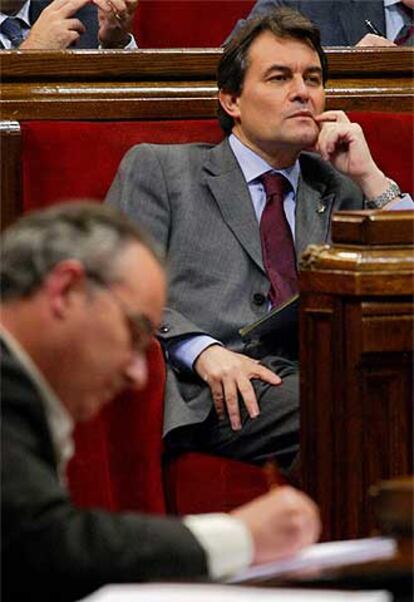 El líder de CiU, Artur Mas, durante un pleno del Parlamento catalán.