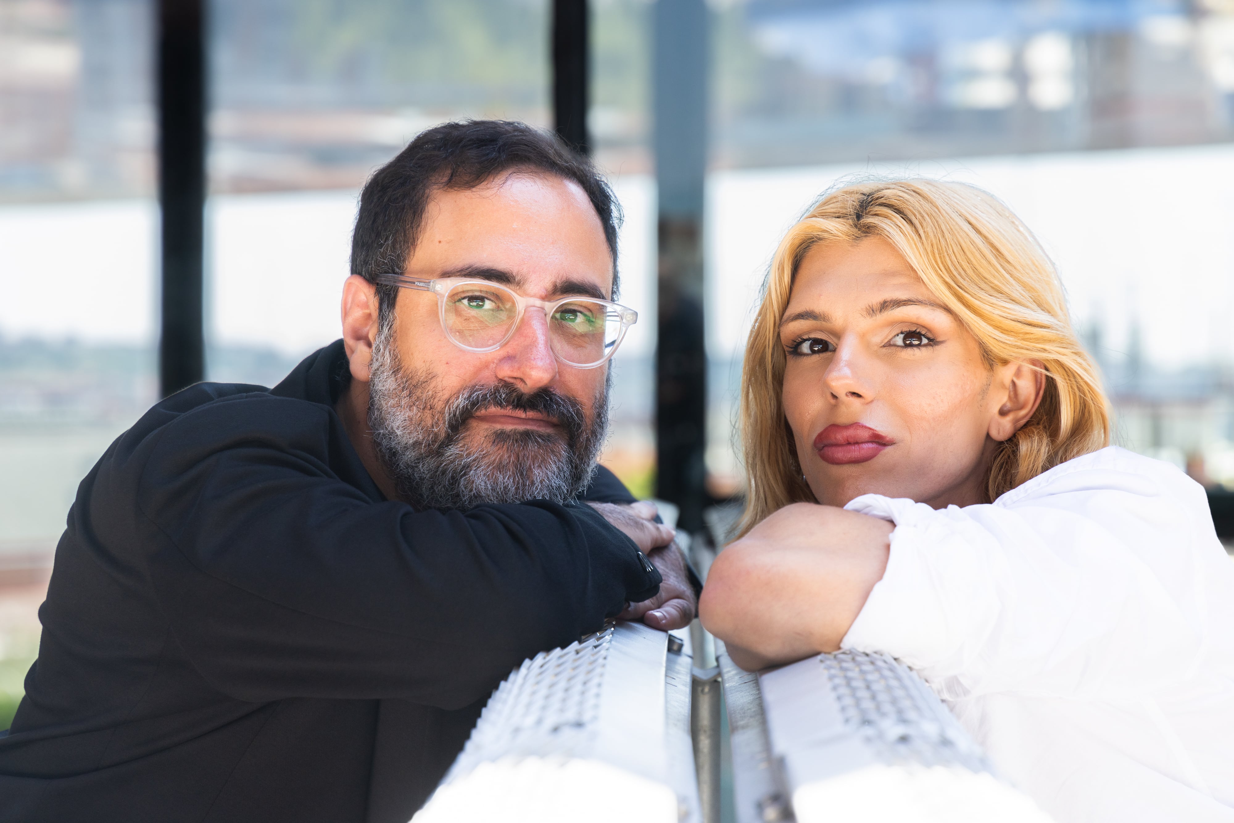 Navarro le propuso a Hudson conducir la serie '¿No seré yo una obra de arte?' y la cantante no lo dudó.