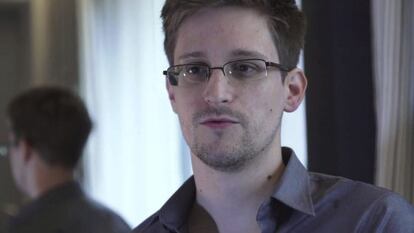 Snowden, en una captura de una grabaci&oacute;n de v&iacute;deo facilitada por el diario brit&aacute;nico &#039;The Guardian&#039;.