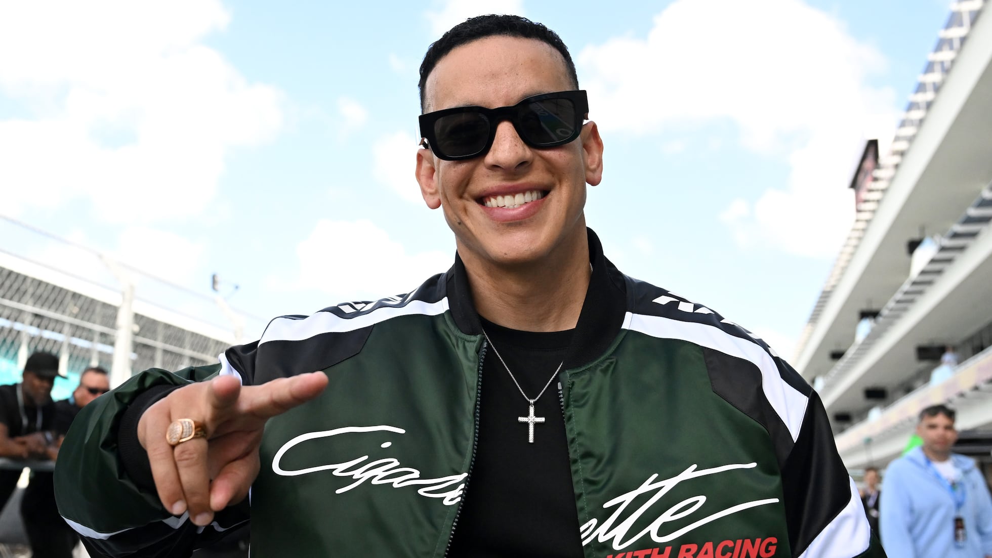 Daddy Yankee sale del retiro con 'Sonríele', una canción cristiana | Entretenimiento en Estados Unidos | EL PAÍS US