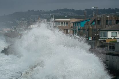 Large waves crash into a seawall in Pacifica, Calif., on Jan. 6, 2023