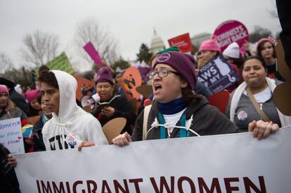 Cartel de mujeres inmigrantes en Washington