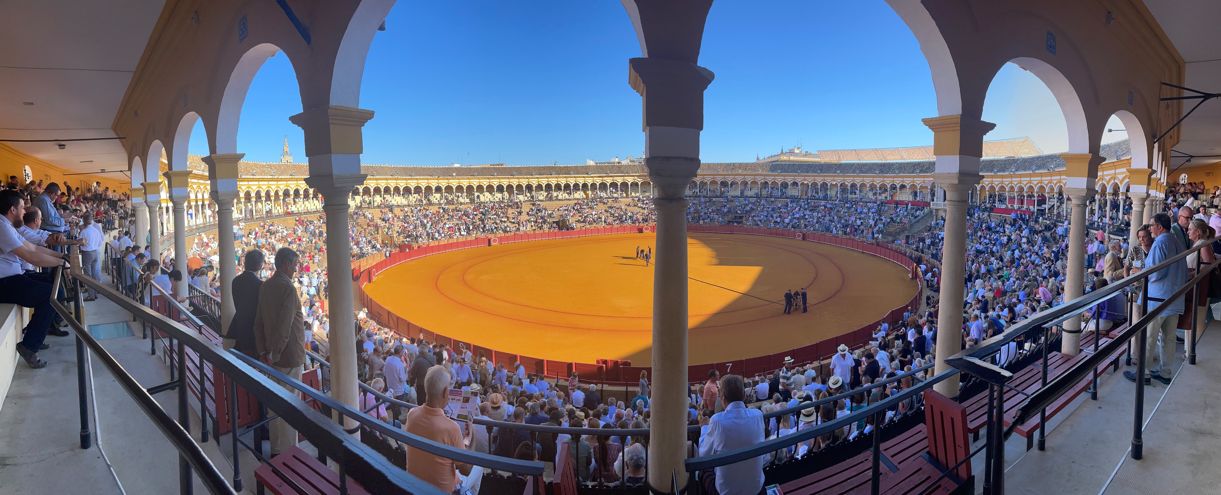 Feria de San Miguel: la excusa de un público ignorante y triunfalista no justifica que todo vale en detrimento de la integridad de la tauromaquia 