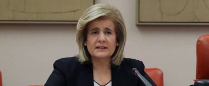 La ministra de Empleo y Seguridad Social, Fátima Báñez, durante su comparecencia hoy en la Comisión del Pacto de Toledo.