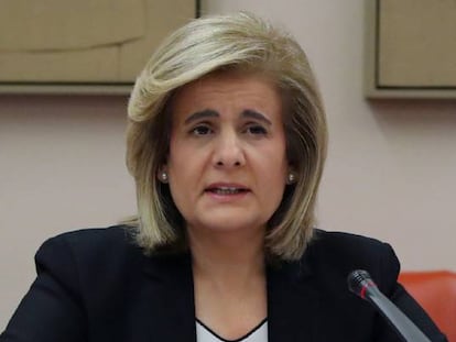 La ministra de Empleo y Seguridad Social, Fátima Báñez, durante su comparecencia hoy en la Comisión del Pacto de Toledo.