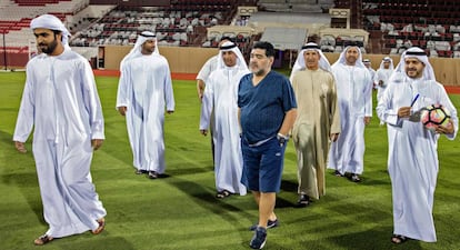 Maradona, en su presentación en el Fujairah.