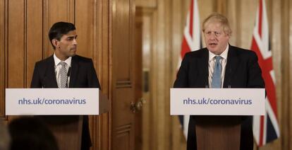 El ministro de Finanzas y responsable de Hacienda de Reino Unido, Rishi Sunak, y el 'premier' británico, Boris Johnson.
