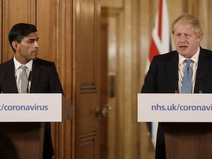 El ministro de Finanzas y responsable de Hacienda de Reino Unido, Rishi Sunak, y el 'premier' británico, Boris Johnson. 