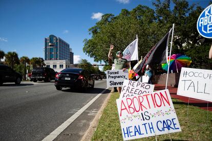Una protesta en Tallahassee, la capital de Florida, contra el proyecto de ley Sb 300, que prohíbe los abortos después de las seis semanas de gestación.