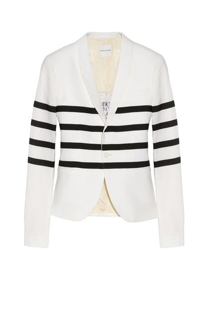 Blazer con rayas de Each x other (660 euros).