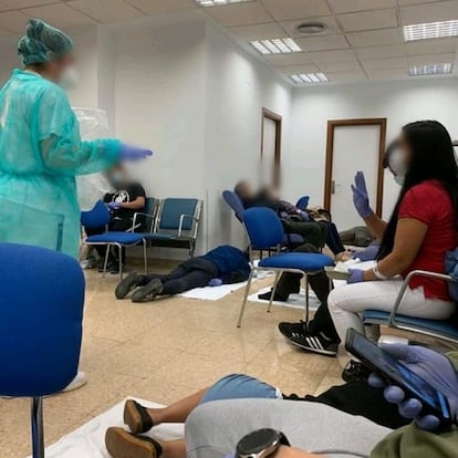 Imagen cedida del interior del Hospital 12 de Octubre de Madrid, el pasado lunes.