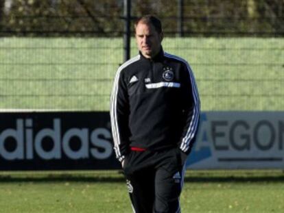 Frank de Boer, durante el entrenamiento del lunes.