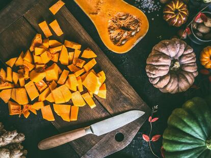 El truco para quitar más fácil la piel de la calabaza