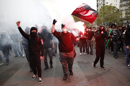 Un grupo de manifestantes, este sábado en París. 
