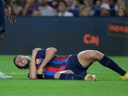 Sergi Roberto se queja de dolor durante el encuentro ante el Athletic.