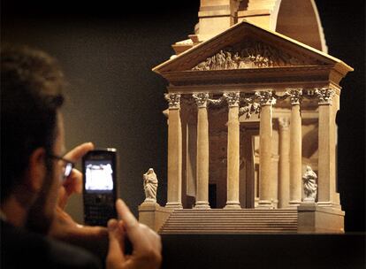 Detalle de la maqueta de la capilla Barbaro en Maser, incluida en la exposición 'Palladio, el arquitecto (1508-1580)', con la que CaixaFórum repasa la trayectoria del arquitecto renacentista y su influencia durante cinco siglos