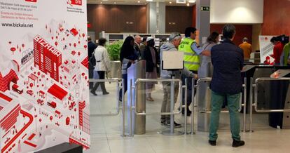 Campaña de la renta en Bilbao.