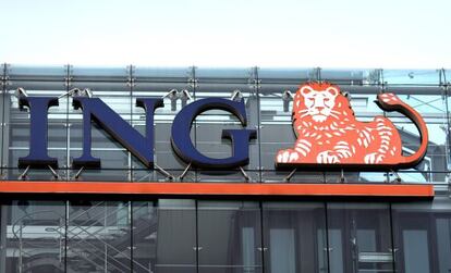 El logo de ING, en su sede central en Amsterdam.