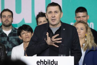 El líder de EH Bildu, Arnaldo Otegi, en un acto electoral este domingo en Arrasate/Mondragón (Gipuzkoa).