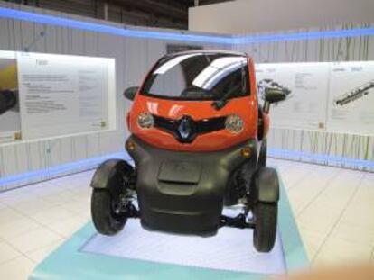 Cadena de montaje del nuevo modelo de Renault Twizy en Valladolid. EFE/Archivo