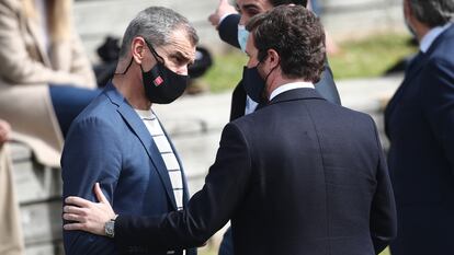Toni Cantó conversa con Pablo Casado