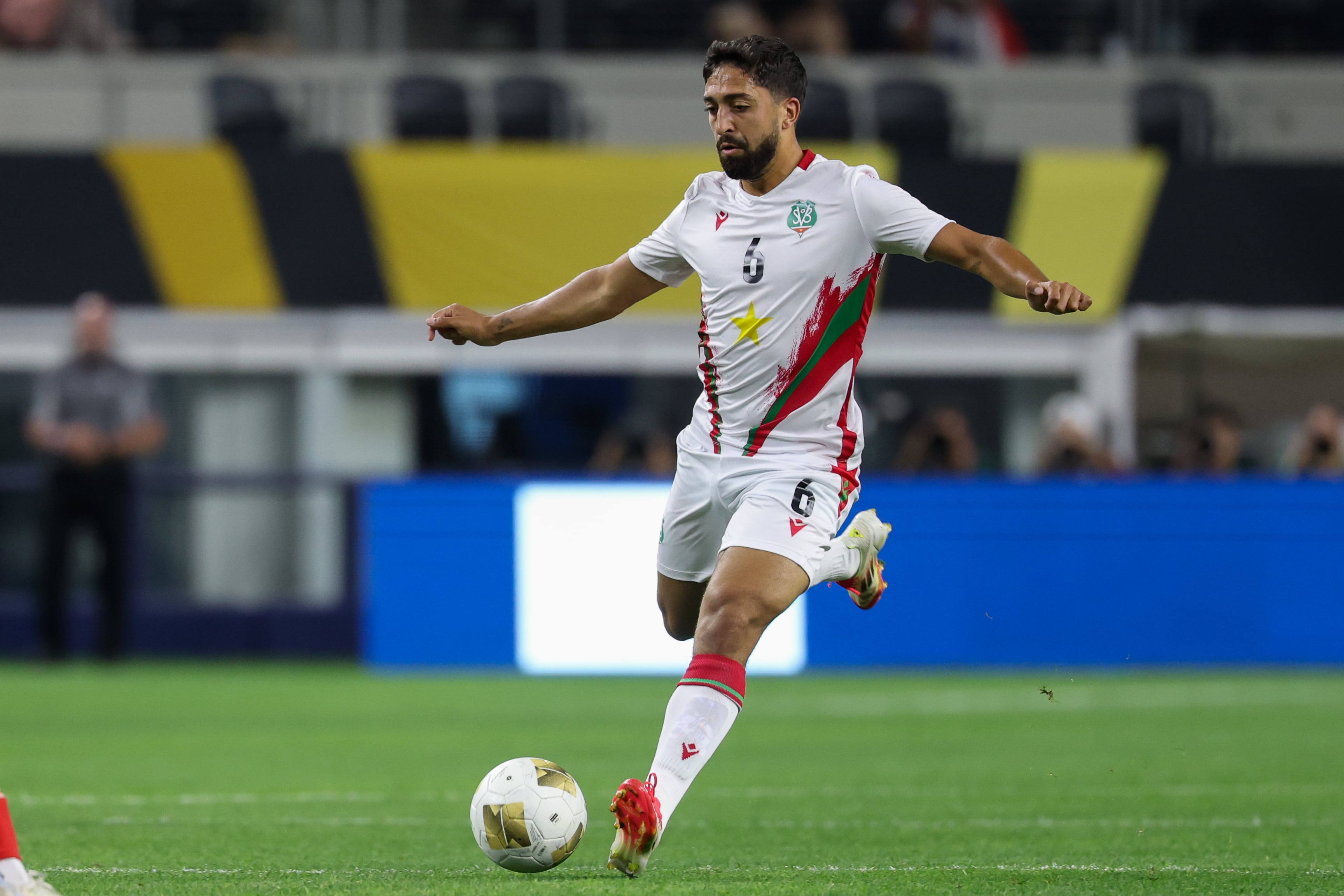 Surinam apela a su herencia neerlandesa para conseguir un boleto al Mundial