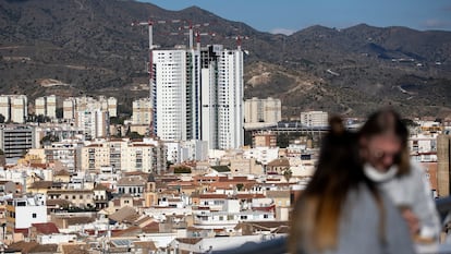 Rascacielos en construcción promovidos por AQ Acentor en Málaga.