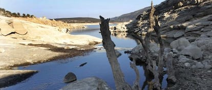 El embalse madrileño de El Atazar, ayer.