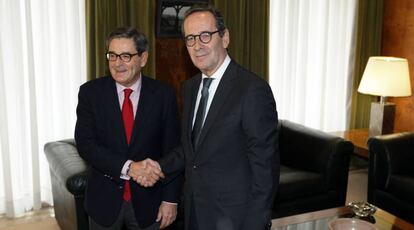 Mario Fernández da el relevo a Gregorio Villalabeitia en 2014.