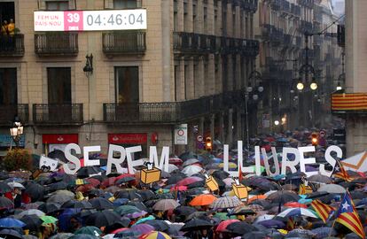 Protesta ante el Ayuntamiento de Barcelona.