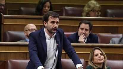 El diputado de Podemos Javier Sánchez Serna, este martes, durante el pleno del Congreso de los Diputado.