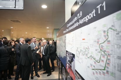 El consejero Santi Vila y el exalcalde de Barcelona Xavier Trias durante un acto de la línea 9 del metro.