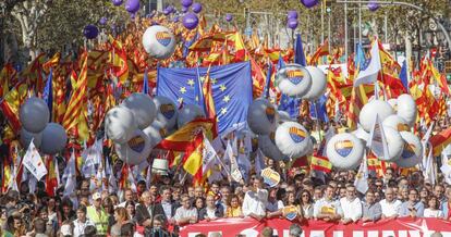 Cabecera de la manifestación de este domingo convocada por la Sociedad Civil Catalana.