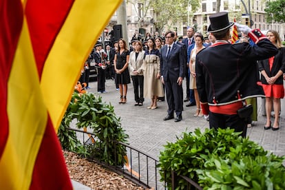 Ofrenda floral del Govern al monumento de Rafael Casanova, con motivo de la Diana en Barcelona
