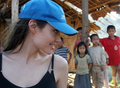 Angelina Jolie, embajadora de buena voluntad de la ONU, en el campo de refugiados Ban Mai Nai Soi, en Tailandia, en febrero.