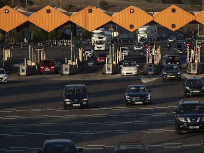 El Gobierno ultima un plan de peajes en autovías para debatirlo con el sector del transporte